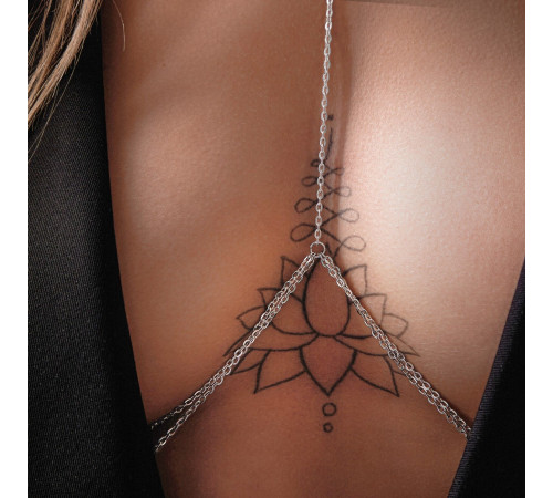 Оригинальная серебристая цепочка на грудь