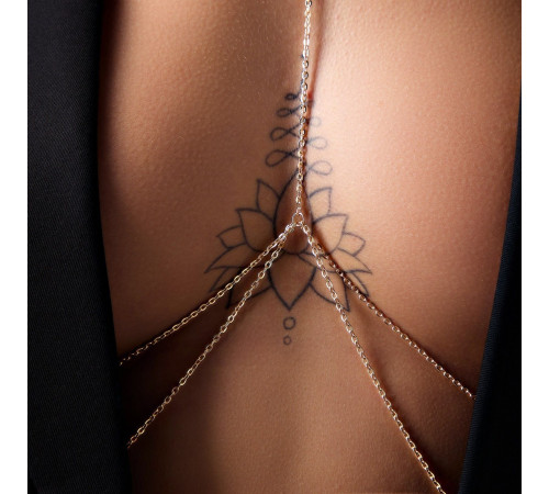 Оригинальная золотистая цепочка на грудь