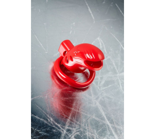 Красный мужской пояс верности из пластика