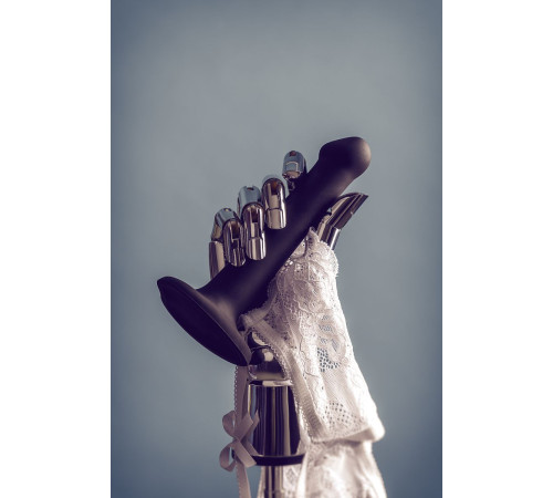 Черный фаллос на присоске Silicone Bendable Dildo S - 17 см.