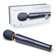 Заказать Cиний вибратор Le Wand Petite Rechargeable Vibrating Massager - 25 см.