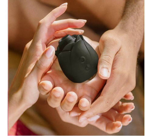 Черный клиторальный стимулятор Black Rose Silicone Clitoral Suction