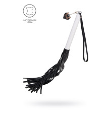 Плеть с белой рукоятью и чёрными хлыстами - 50 см.