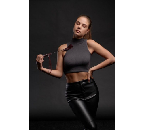 Бордовый кожаный стек с петлёй на ручке - 37 см.