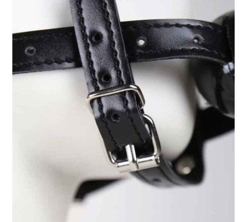 Черная маска-шоры с регулируемыми ремешками и кляпом-шариком