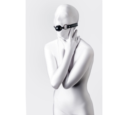 Черный кляп-шар на кожаных ремешках Anonymo