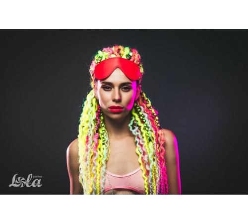 Красная маска Shy Красная маска Shy