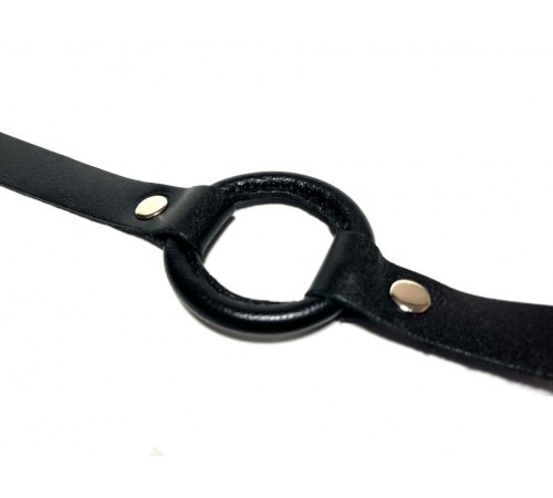 Черный кляп-кольцо на кожаных ремешках