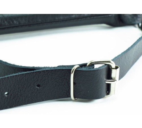 Черный кожаный кляп-трензель на кольцах