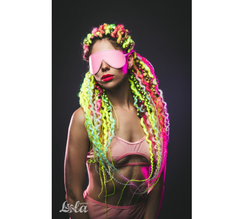 Розовая маска Shy