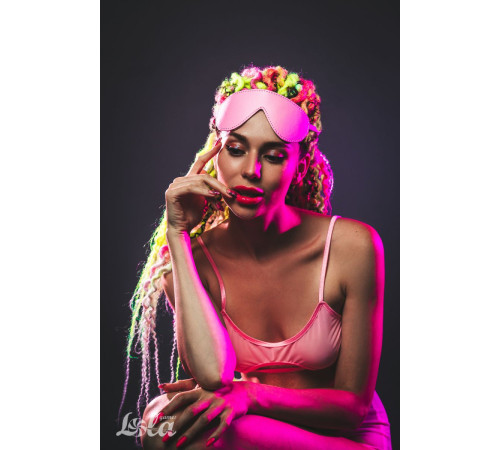 Розовая маска Shy