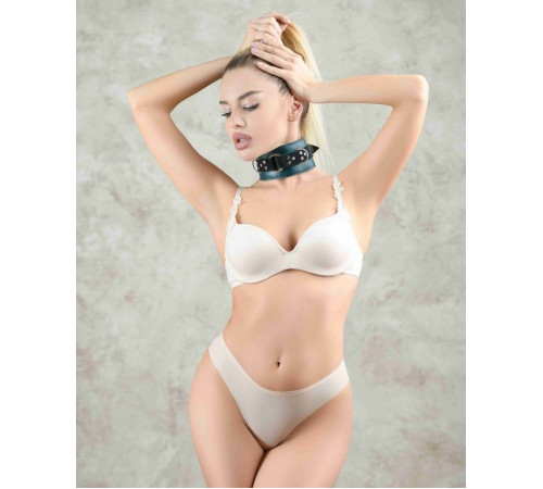 Изумрудный ошейник Emerald Collar On The Strap Изумрудный ошейник Emerald Collar On The Strap