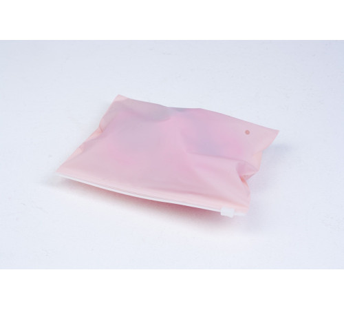 Черные базовые наручники из кожи с красной опушкой