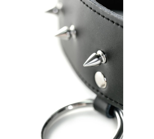 Чёрный кожаный ошейник с шипами