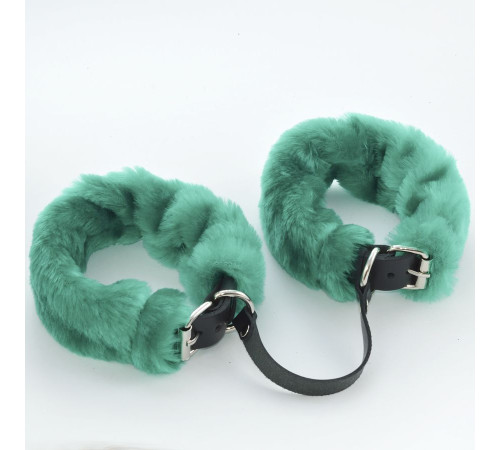 Черные кожаные оковы со съемной зеленой опушкой