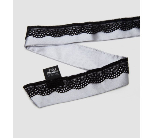 Атласный ошейник с зажимами для сосков Play Nice