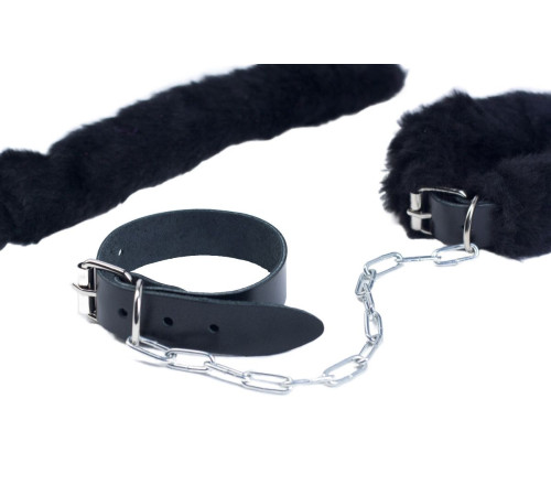 Кожаные наручники со съемной черной опушкой