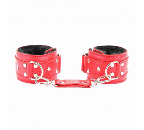 Красные кожаные наручники с меховым подкладом
