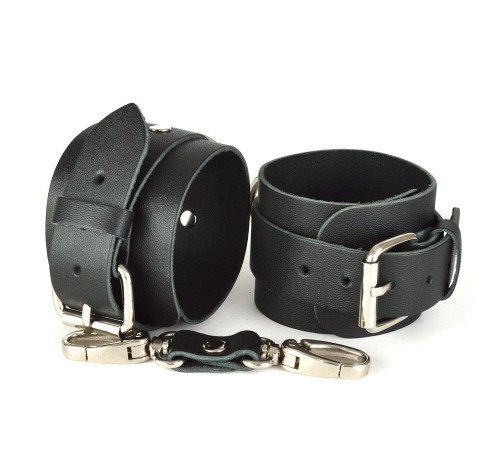 Черные кожаные наручники с пряжками IDEAL