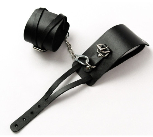 Черные кожаные оковы с креплением в виде веревочек