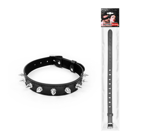 Черный ошейник с серебристыми шипами
