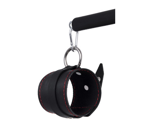 Черная распорка для ног с кожаными манжетами