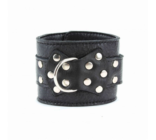 Чёрные кожаные оковы с клепками