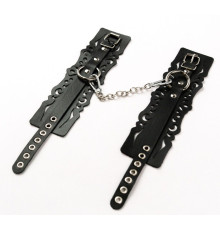 Узорчатые кожаные оковы с регулируемыми ремешками