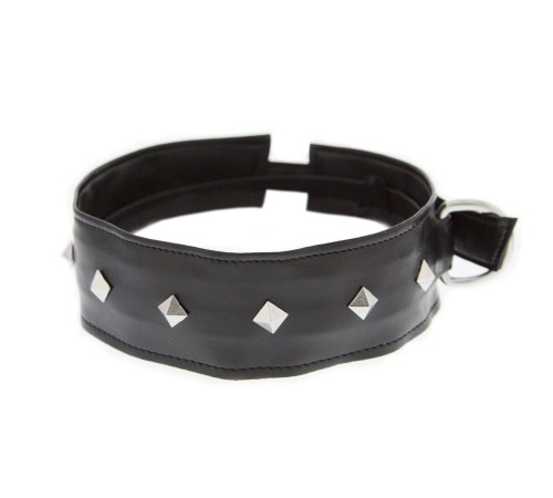 Полиуретановый ошейник с пуклями Collar with Studs Полиуретановый ошейник с пуклями Collar with Studs