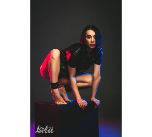 Черные поножи Eternity