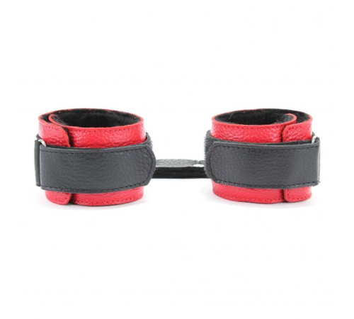 Красно-чёрные кожаные наручники с меховым подкладом