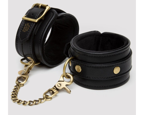 Заказать Черные оковы на ноги Bound to You Faux Leather Ankle Cuffs