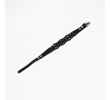 Черный ажурный чокер с золотистой фурнитурой