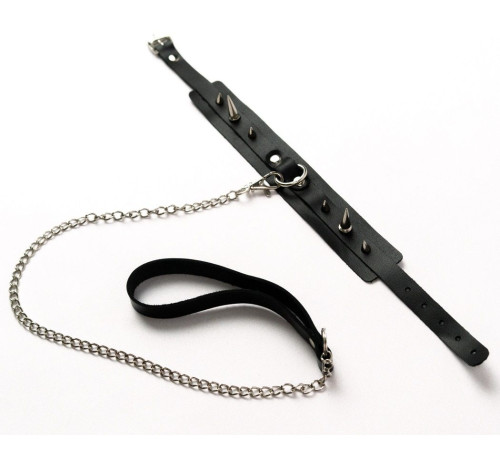 Черный ошейник с шипами и поводком