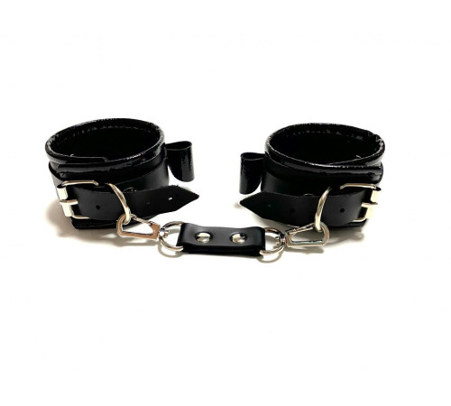 Черные наручники с бантиками из эко-кожи