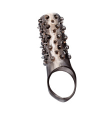 Дымчатая насадка на пенис с шипами и выпуклостями - 12,5 см.