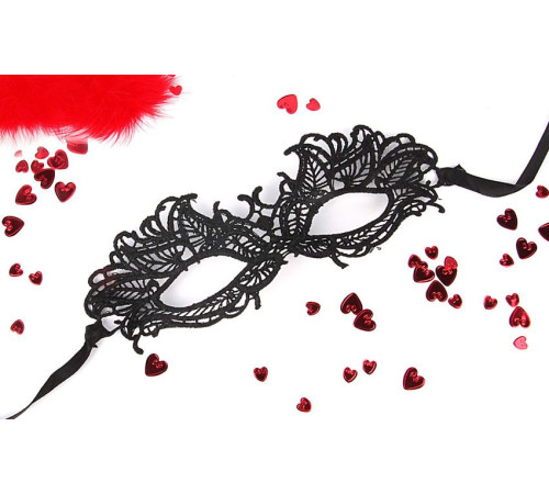 Черная ажурная текстильная маска Эмилия