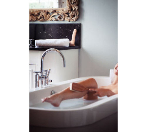 Телесный фаллоимитатор-реалистик Charlie H - 18 см.