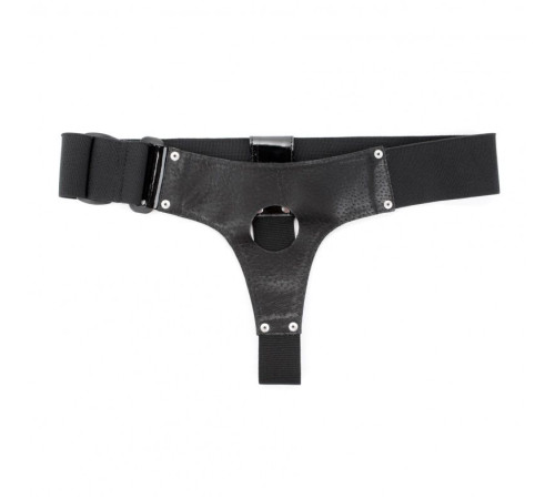 Чёрные лаковые трусики для страпона