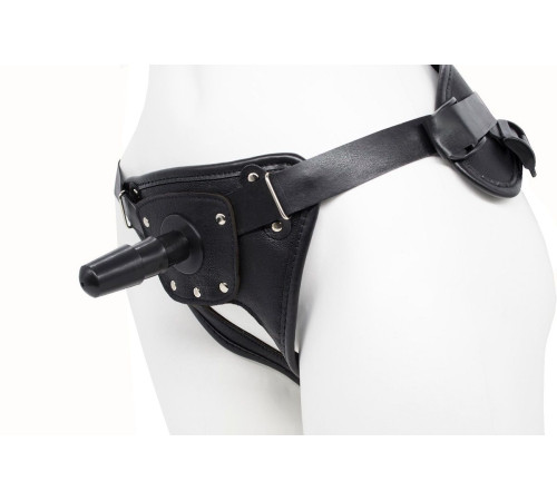 Страпон Harness из двух предметов: трусики с плугом и насадка-фаллос - 17 см. Страпон Harness из двух предметов: трусики с плугом и насадка-фаллос - 17 см.