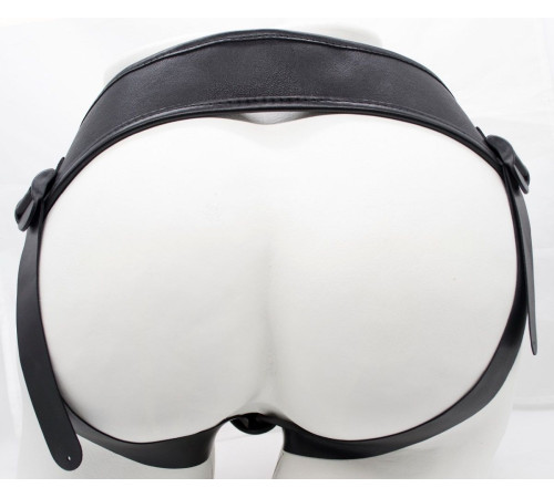 Страпон Harness из двух предметов: трусики с плугом и насадка-фаллос - 17 см. Страпон Harness из двух предметов: трусики с плугом и насадка-фаллос - 17 см.